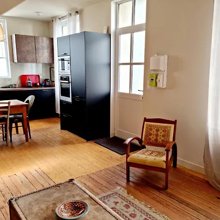 Chaleureuse Maison Avec Grande Terrasse Au Calme Angouleme